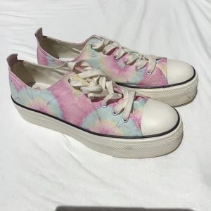 Pull&Bear platform shoes.